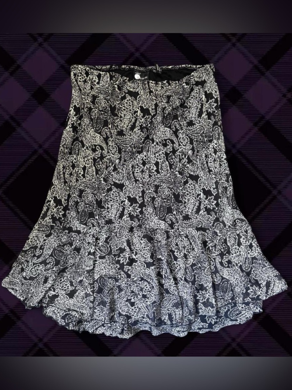 Vintage 90s Black & White Paisley Floral Flowy Maxi Skirt ~ Size Medium